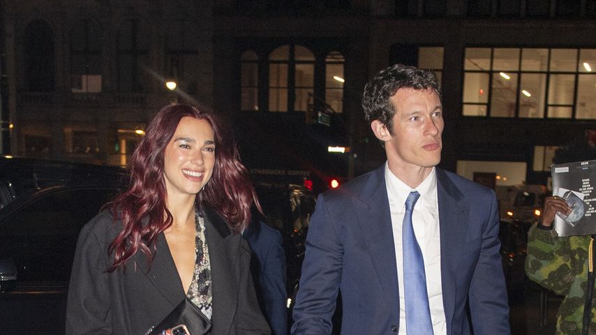Dua Lipa strahlt Hand in Hand mit ihrem Freund Callum Turner