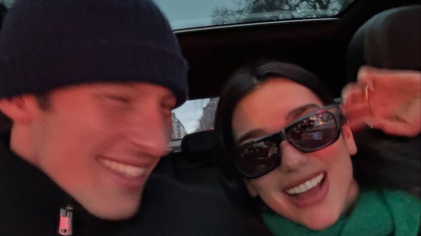 Dua Lipa teilt auf Instagram ein Selfie mit Callum Turner