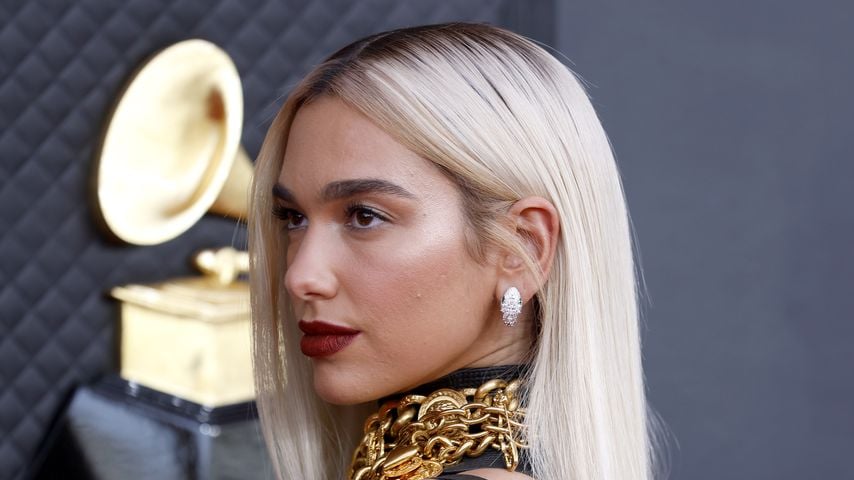 Dua Lipa, Sängerin