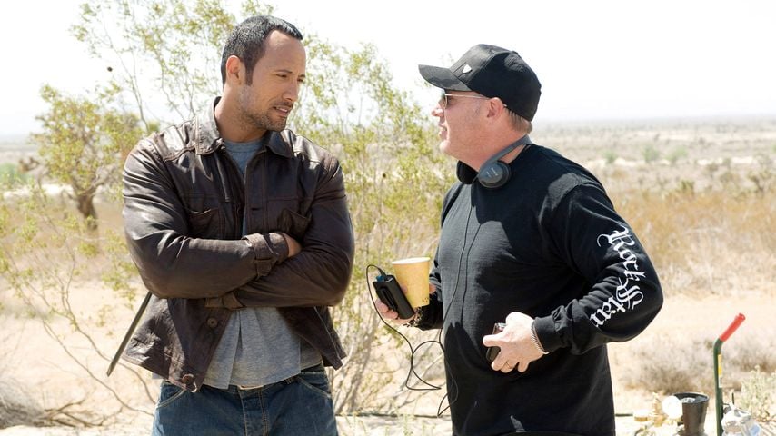 Dwayne Johnson und Produzent Andrew Gunn am Set von "Race to Witch Mountain" (2009)