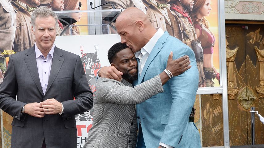 Mit "The Rock"-Bussi: Kevin Hart feiert Walk-of-Fame-Ehrung!