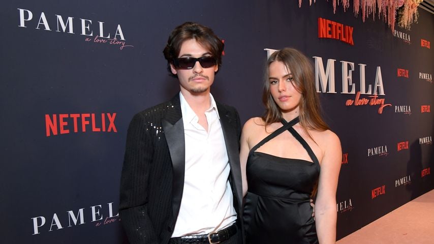 Dylan Jagger Lee und Paula Bruss bei der Premiere von "Pamela, a love story" in Los Angeles, Januar 2023