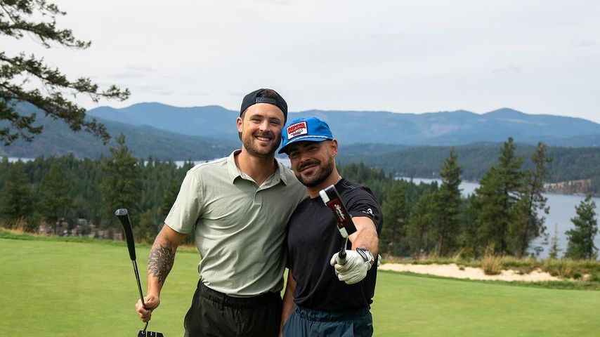 Dylan und Zac Efron auf dem Golfplatz