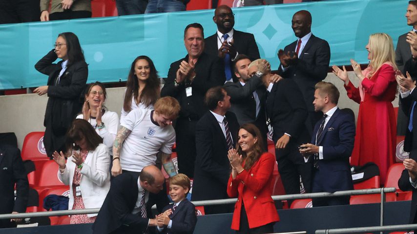 Ed Sheeran, David Beckham, Brooklyn Beckham, Prinz William, Prinz George und Herzogin Kate
