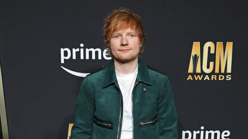 Süßes Video: Ed Sheeran tritt überraschend in Mini-Pub auf