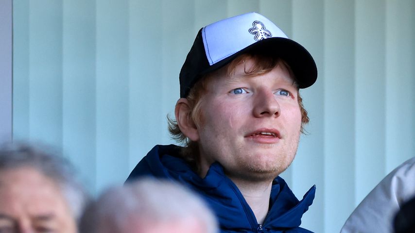 Ed Sheeran feuert Englands Nationalelf live im Stadion an!
