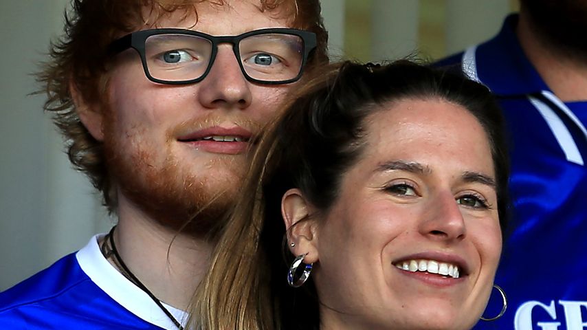 Ed Sheeran und seine Frau Cherry Seaborn bei einem Fußballspiel 2018