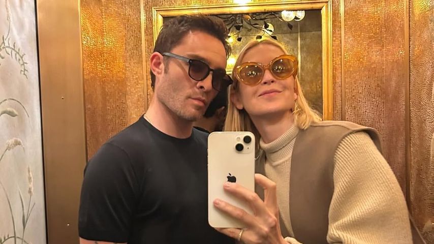 Ed Westwick und Kelly Rutherford im Aufzug