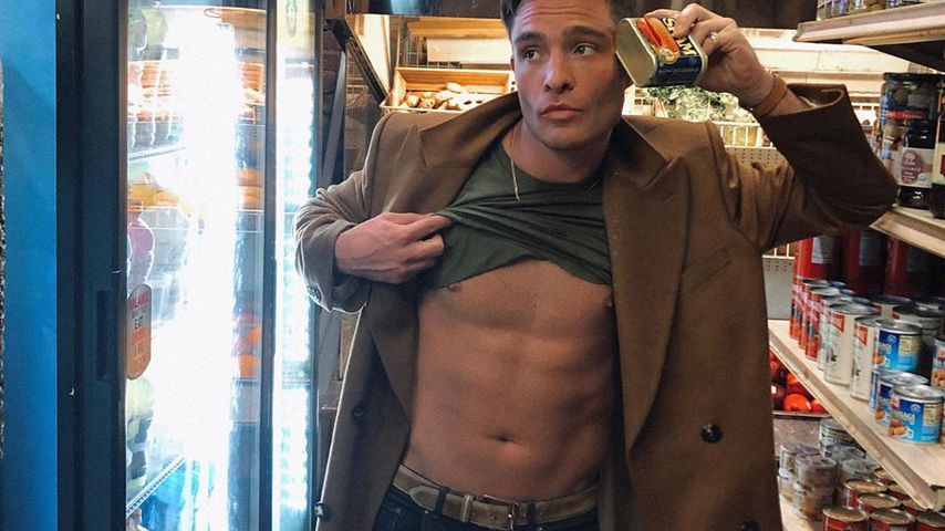 Sixpack-Shopper: Ed Westwick oben ohne im Supermarkt!