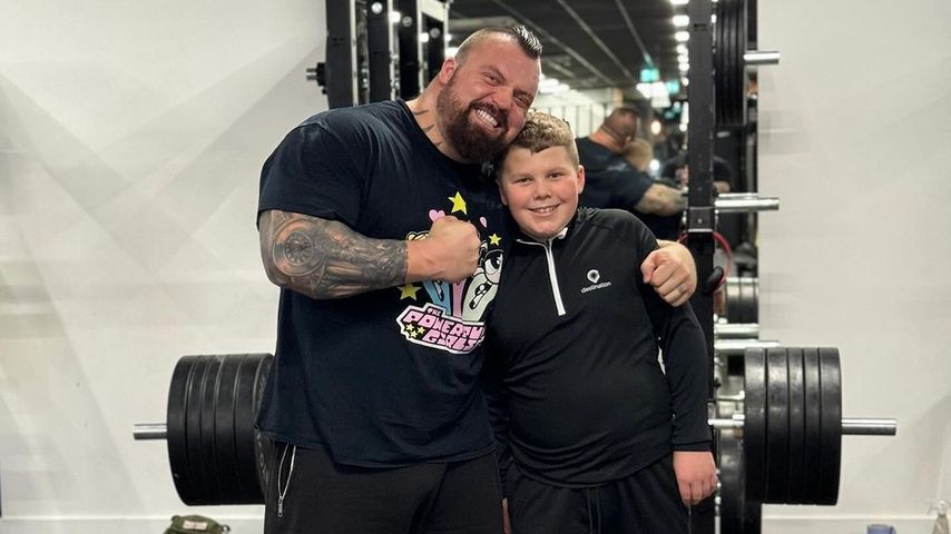 Eddie Hall mit seinem Sohn