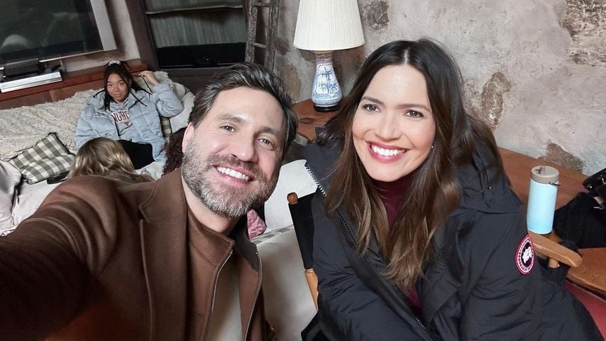 Édgar Ramírez und Mandy Moore am Set von "Dr. Death"