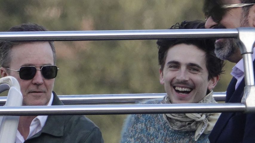 Timothée Chalamet und Edward Norton machen Doppeldecker-Tour