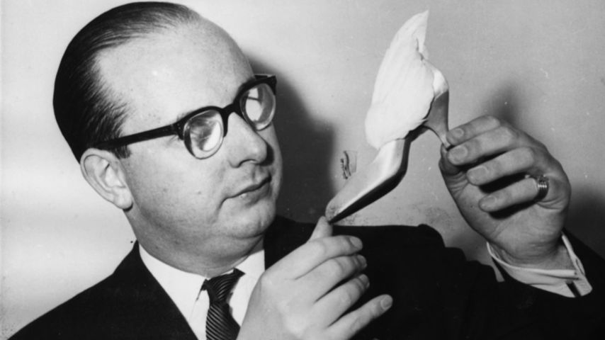 Edward Rayne, Schuh-Designer der Queen