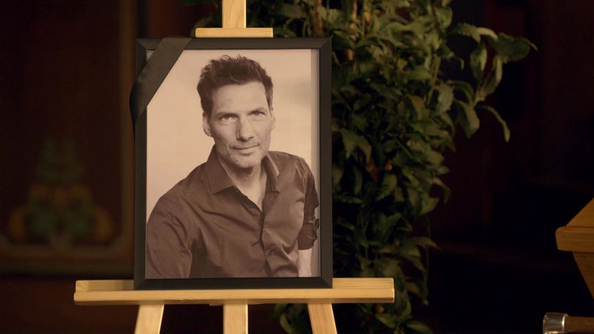 Erste Fotos! Diese Bilder zeigen Alex' Beerdigung bei GZSZ