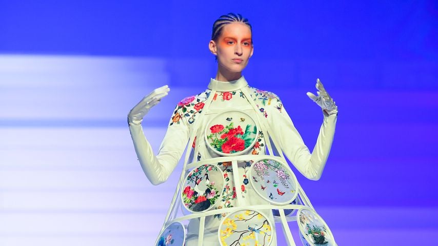 Ein Model bei Jean Paul Gaultiers letzter Fashion-Show in Paris