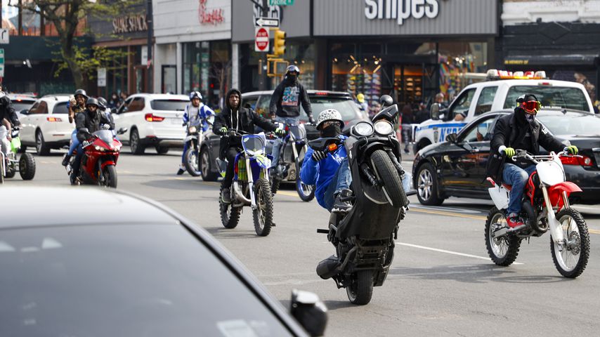 Ein Motorrad- und Autokorso für Raplegende DMX