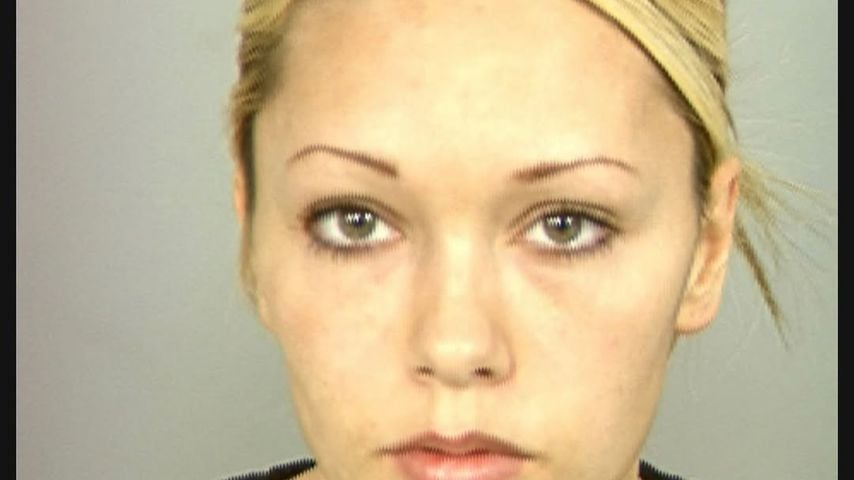 Bunnie Xo teilt auf Instagram Polizeifotos von sich