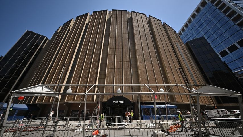 Zeltaufbau vor dem Madison Square Garden vor Taylor Swifts Hochzeit