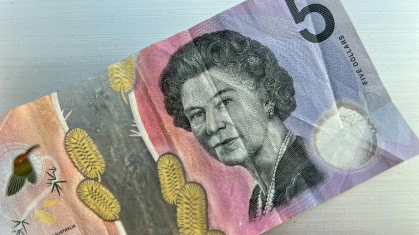 Eine australische Fünf-Dollar-Note mit Queen Elizabeths Antlitz