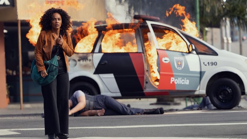 Naruna Costa als Cristina in einer Szene aus "Brotherhood: Angstzustand"