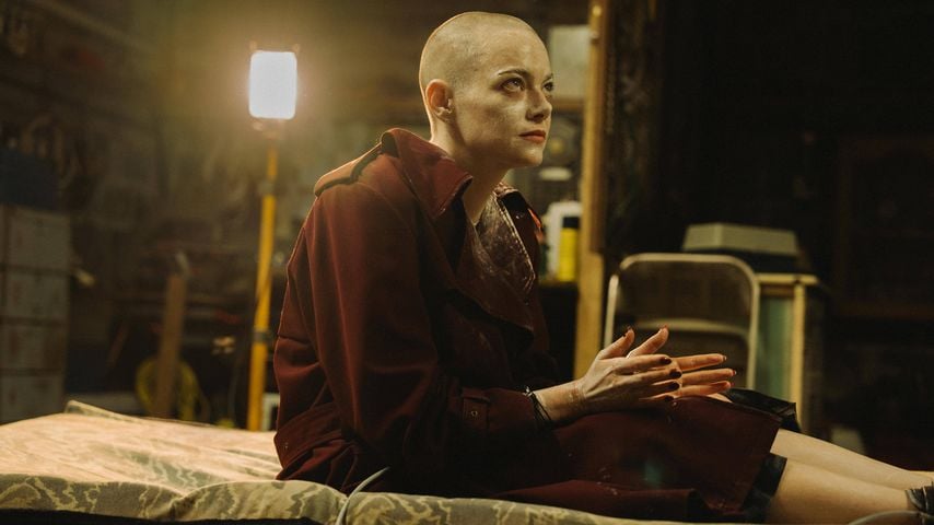 Deshalb hielt Emma Stone ihre Glatze für "Bugonia" geheim