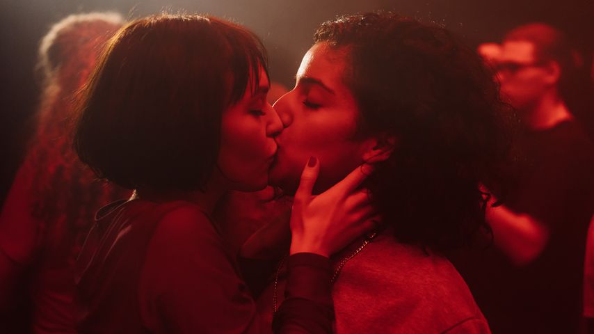 "Loving Her": Das ZDF bringt erstmals eine queere Serie