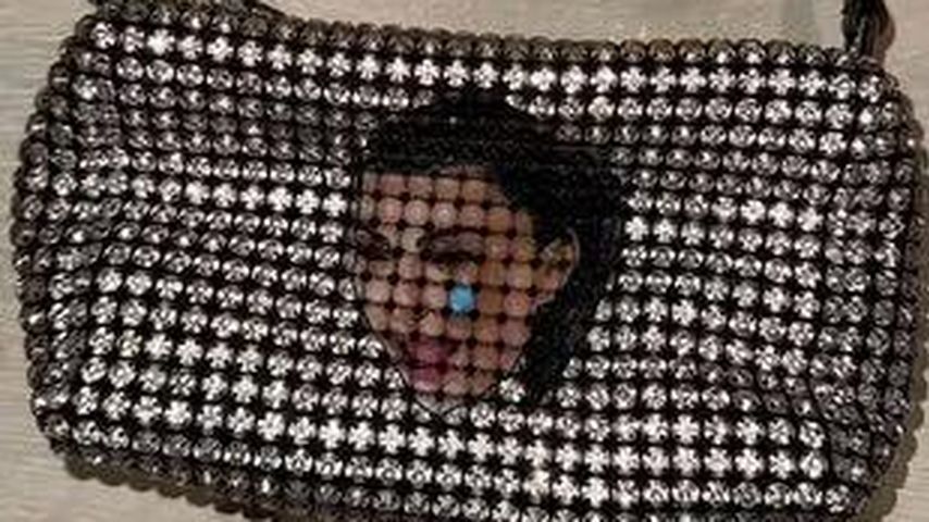Eine Tasche mit Kim Kardashians Heul-Gesicht
