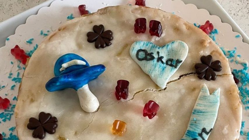 Eine Torte zum Geburtstag von Wigald Bonings Sohn Oskar