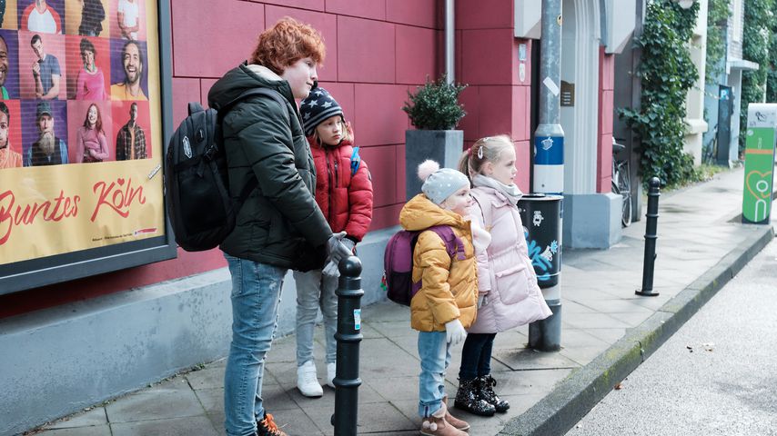 Eine "Unter uns"-Szene mit Julias, Noah, Amelie und Maja