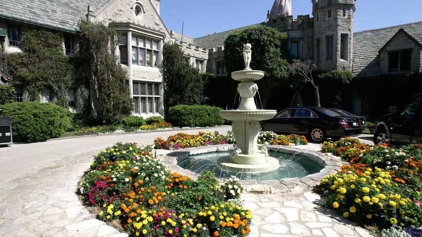 Einfahrt der Playboy Mansion in Beverly Hills