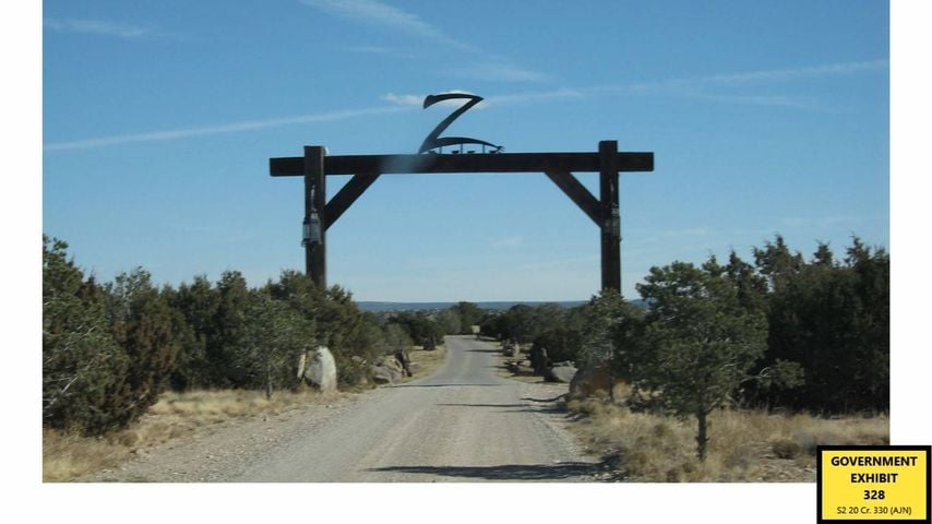Einfahrt zur Zorro Ranch von Jeffrey Epstein in New Mexico, Beweisfoto im Prozess gegen Ghislaine Maxwell