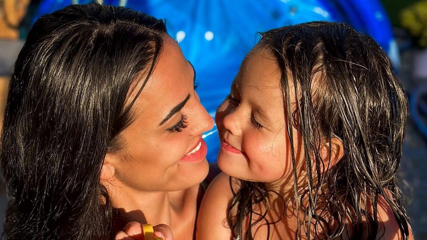 Elena Miras mit ihrer Tochter Aylen im Juli 2023