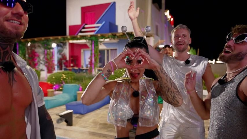 Elena Miras bei "Make Love, Fake Love" 2025