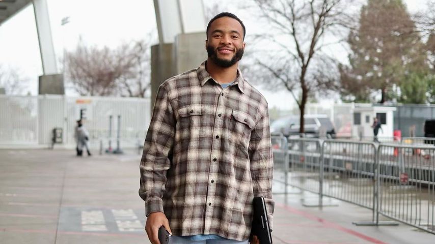Elijah Mitchell, Footballspieler