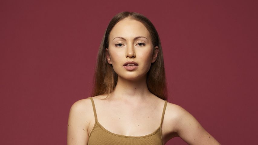 Unangenehm? Bachelor-Kandidatin Elina schweigt Dominik an