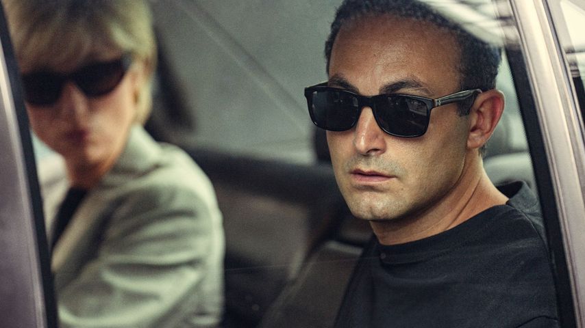 Elizabeth Debicki als Prinzessin Diana und Khalid Abdalla als Dodi Al-Fayed "The Crown"