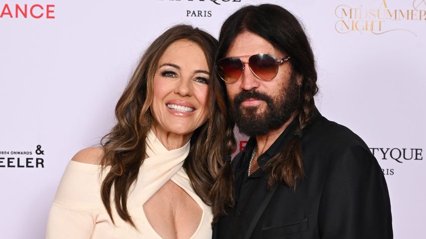 Total verliebt: Liz Hurley und Billy Ray strahlen bei Event