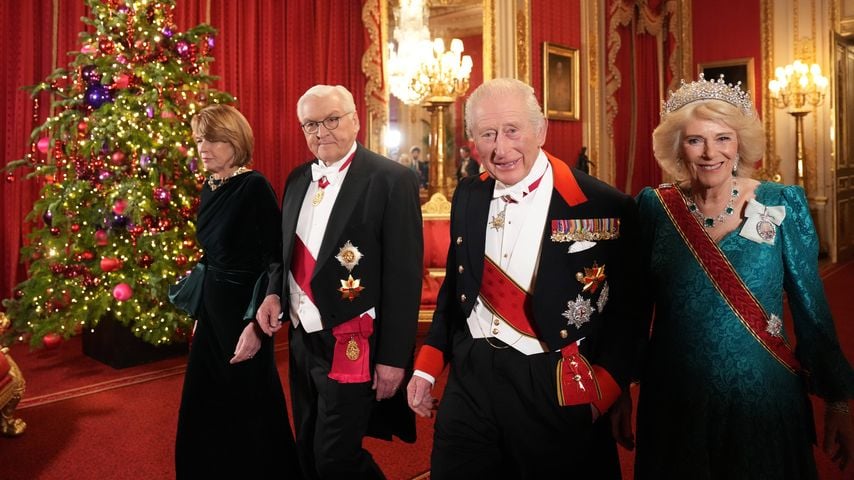 Elke Büdenbender, Frank-Walter Steinmeier, König Charles III. und Königin Camilla beim Staatsbankett in Windsor