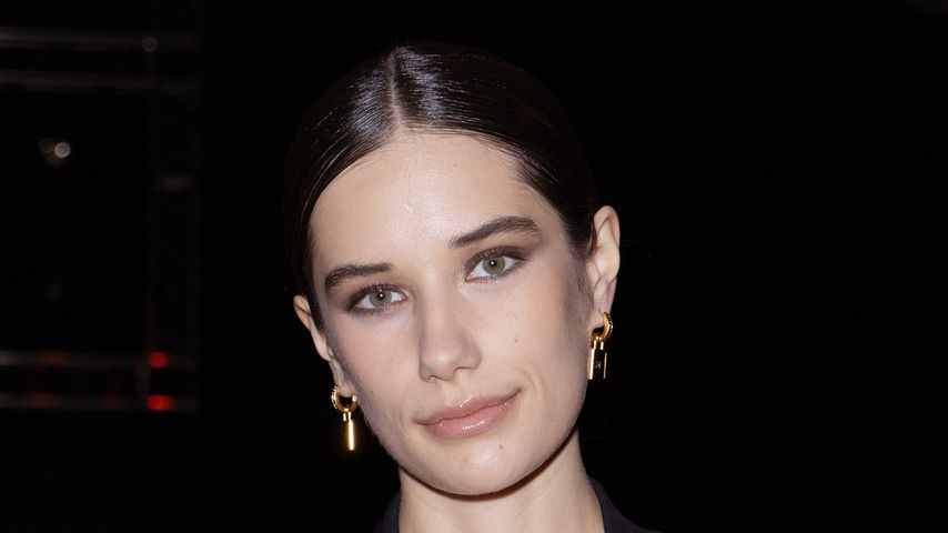Ella Bleu Travolta ehrt ihre verstorbene Mutter mit Song