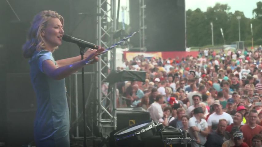Ella Endlich beim B2 Schlagerhammer 2019