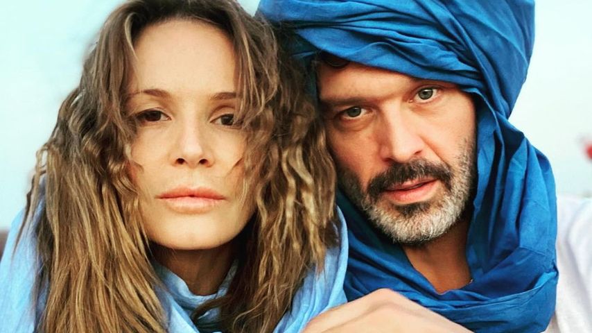Haben sich Elle MacPherson und Doyle etwa heimlich verlobt?