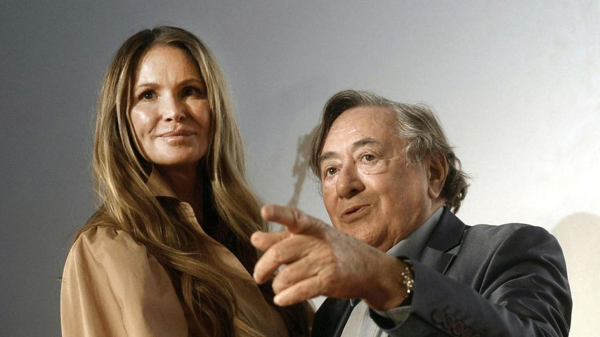 Verdächtiger Ring: Hat sich Elle Macpherson etwa verlobt?