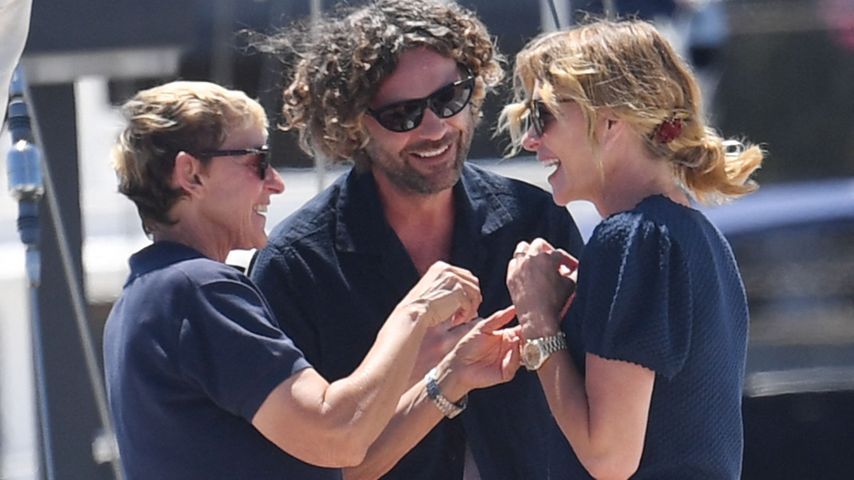 Ellen DeGeneres und Portia de Rossi mit einem Freund im August 2023