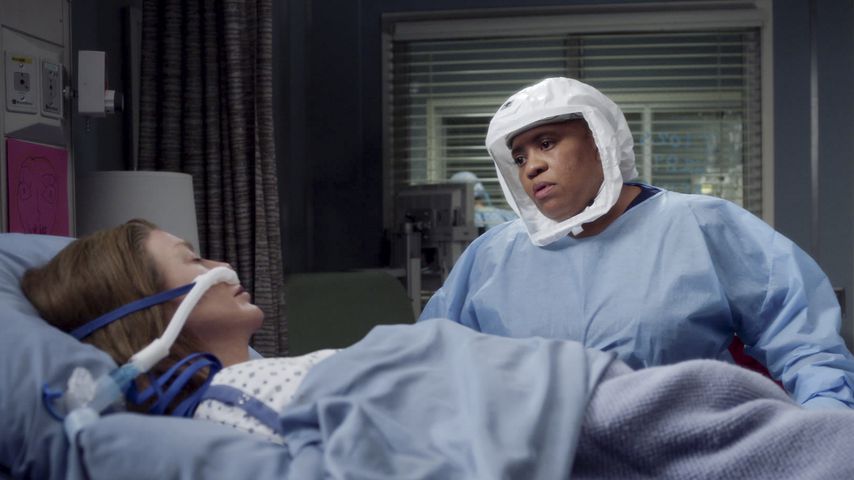 Ellen Pompeo und Chandra Wilson in "Grey's Anatomy"