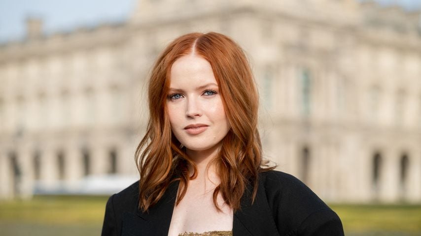 Ellie Bamber bei der Elie Saab Womenswear Fall/Winter 2026–2027 Show während der Paris Fashion Week in Paris