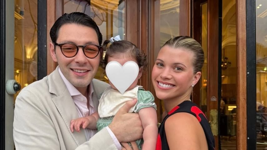 Elliot Grainge und Sofia Richie Grainge mit ihrer Tochter