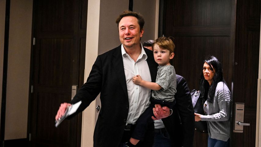 Elon Musk mit seinem Sohn X AE A-XII