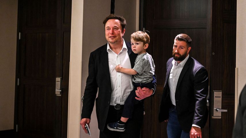 Elon Musk mit seinem Sohn X AE A-XII