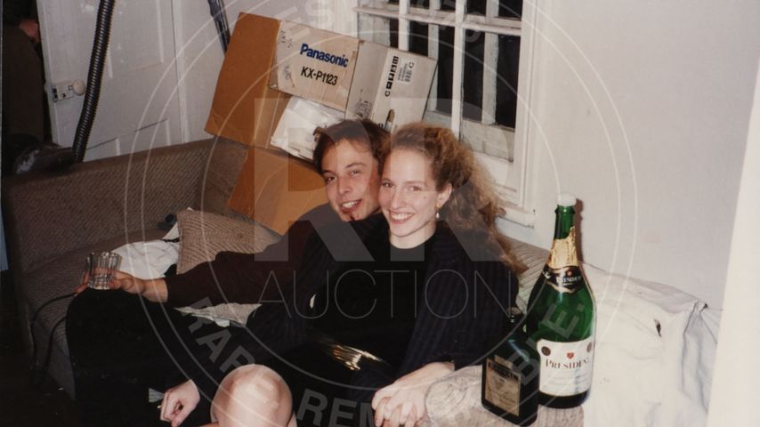 Elon Musk mit seiner damaligen Freundin Jennifer Gwynne