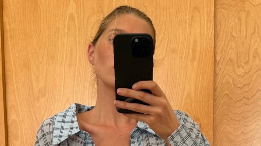 Viel Haut: Drei Wochen nach Geburt posiert Elsa Hosk ohne BH
